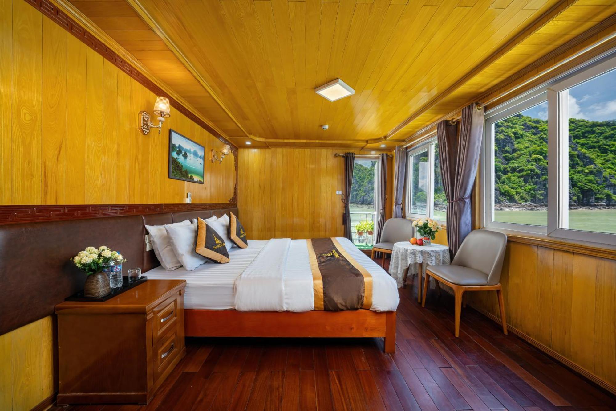 Hotel Sunlight Cruise Ha Long Esterno foto