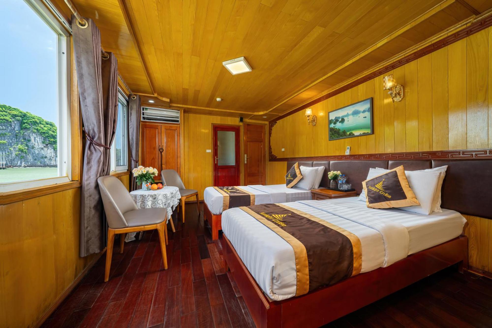 Hotel Sunlight Cruise Ha Long Esterno foto