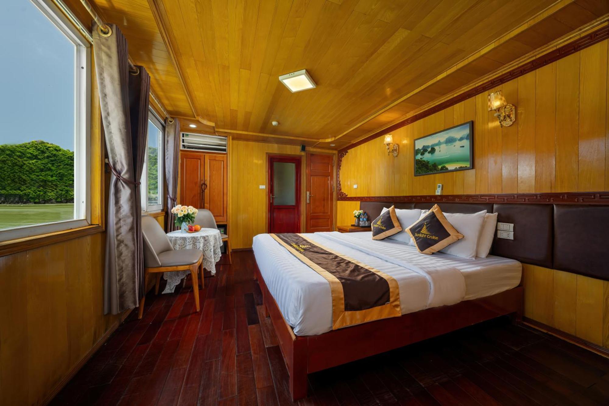 Hotel Sunlight Cruise Ha Long Esterno foto