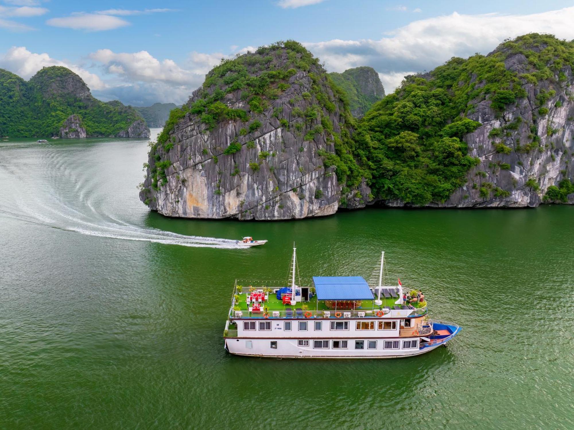 Hotel Sunlight Cruise Ha Long Esterno foto